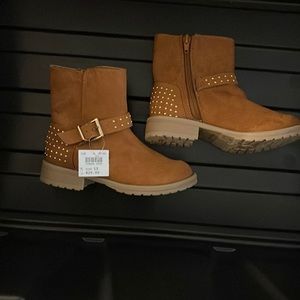 Brown boots